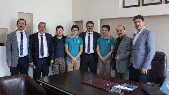 Antalya Kepez Mahmut Celaleddin Ökten Anadolu İmam Hatip Lisesi, İlçe Milli Eğitim Müdürü Osman DAMARCAN´ı makamında ziyaret etti.