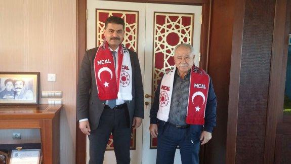 İlçe Milli Eğitim Müdürü Osman DAMARCAN, Sayın İş Adamı Mehmet CADIL´ı makamında ziyaret etti.