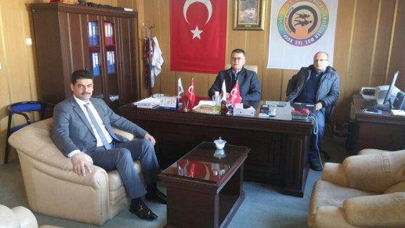 İlçe Milli Eğitim Müdürü Osman DAMARCAN, S.S 45 Nolu Bucak Servisciler Motorlu Taşıt Kooperatifi Başkanı Fatih YILDIZ´ı makamında ziyaret etti.