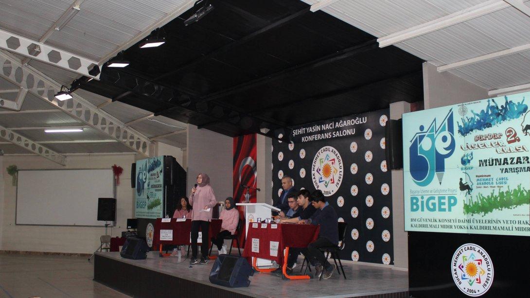Mehmet Cadıl Anadolu Lisesinde, 'Burdur Liseler Arası Münazara Yarışması Yapıldı