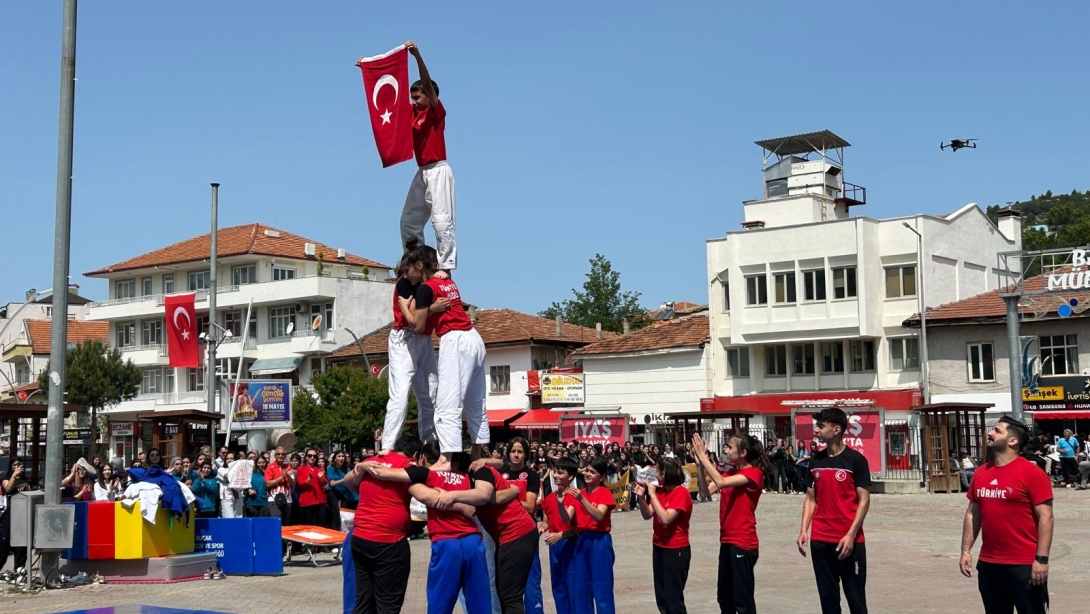 19 MAYIS 1919 ATATÜRK' Ü ANMA GENÇLİK VE SPOR BAYRAMI COŞKUYLA KUTLANDI